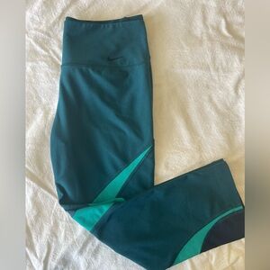 Women’s Nike Capri Leggings